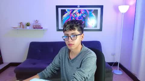Snapshot of alexcum_18 chatting on April 12, 1:38 pm alex online show from April 12, 1:38 pm