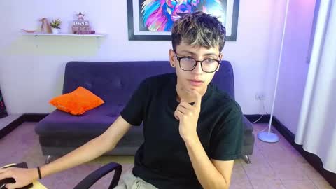 Snapshot of alexcum_18 chatting on April 14, 2:01 pm alex online show from April 14, 2:01 pm