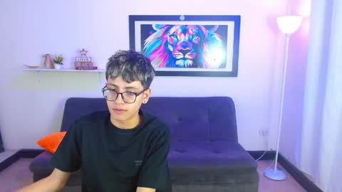 Snapshot of alexcum_18 chatting on April 18, 7:07 pm alex online show from April 18, 7:07 pm