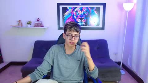 Snapshot of alexcum_18 chatting on April 27, 2:04 pm alex online show from April 27, 2:04 pm
