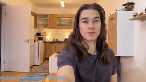           online show from November 11, 9:31 am