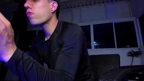 Snapshot of alexgiraldo__ chatting on October 22, 2:34 am alexgiraldo__ online show from October 22, 2:34 am