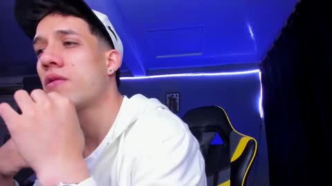 Snapshot of alexgiraldo__ chatting on November 6, 12:06 pm alexgiraldo__ online show from November 6, 12:06 pm