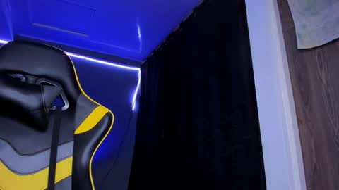 Snapshot of alexgiraldo__ chatting on November 14, 7:07 am alexgiraldo__ online show from November 14, 7:07 am