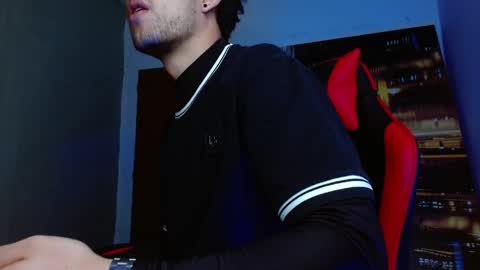 alexgiraldo__ online show from April 16, 12:50 pm