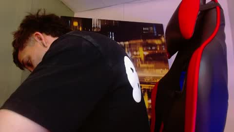 alexgiraldo__ online show from May 8, 1:22 am