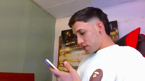 Snapshot of alexgiraldo__ chatting on June 25, 2:00 am alexgiraldo__ online show from June 25, 2:00 am