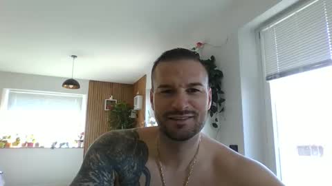 Snapshot of alexgrandi2024 chatting on March 27, 11:21 am rey ale84 online show from March 27, 11:21 am