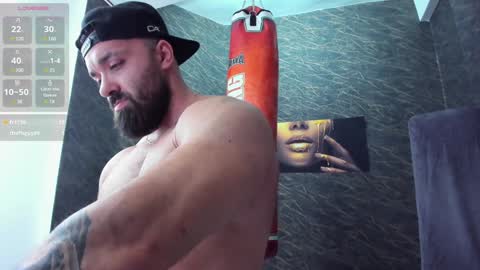 Snapshot of alexhunk09 chatting on December 6, 1:51 am alexmusclegod online show from December 6, 1:51 am