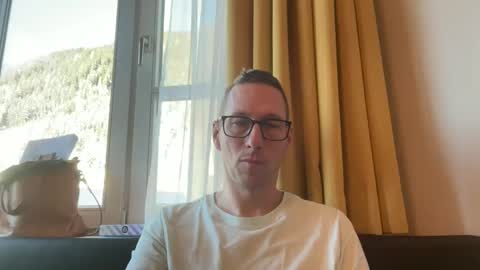 Snapshot of alexhunter4u chatting on December 27, 9:50 am alexhunter4u online show from December 27, 9:50 am