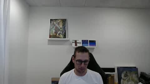 Snapshot of alexhunter4u chatting on January 16, 7:49 am alexhunter4u online show from January 16, 7:49 am