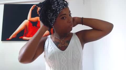 Snapshot of alexia_sinclaire24 chatting on September 14, 8:30 pm alexia_sinclaire24 online show from September 14, 8:30 pm