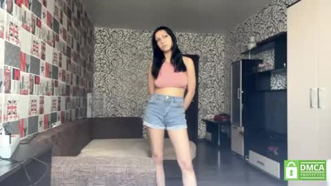 Emila online show from May 14, 8:21 am