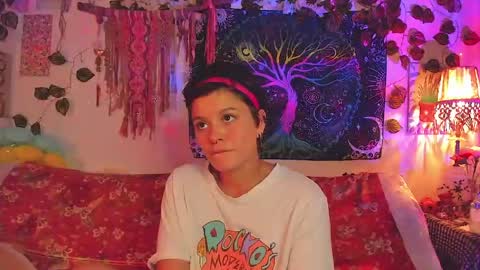 Snapshot of alexiafisher_ chatting on June 1, 1:29 am Alex online show from June 1, 1:29 am