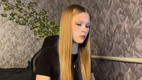Snapshot of alexialunaris chatting on April 30, 3:07 pm Alexia online show from April 30, 3:07 pm
