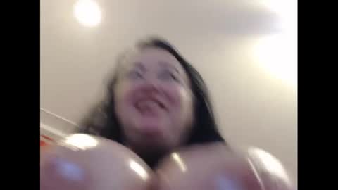 Snapshot of alexie33 chatting on January 21, 12:39 pm alexie33 online show from January 21, 12:39 pm