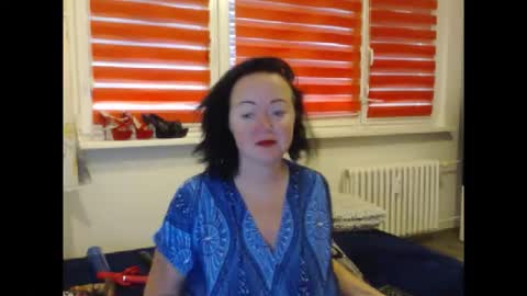 Snapshot of alexie33 chatting on September 18, 8:49 am alexie33 online show from September 18, 8:49 am