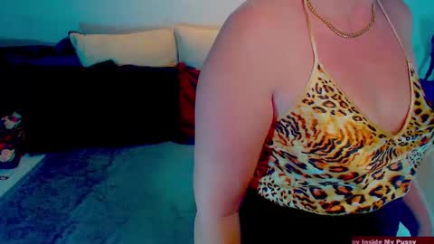 Snapshot of alexine_mcqueen chatting on January 19, 5:26 am Alexine McQueen online show from January 19, 5:26 am