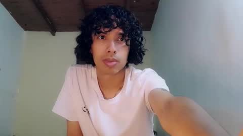 Snapshot of alexis21_ chatting on October 17, 7:38 pm Alexis online show from October 17, 7:38 pm