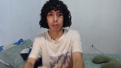 Snapshot of alexis21_ chatting on November 19, 12:16 pm Alexis online show from November 19, 12:16 pm