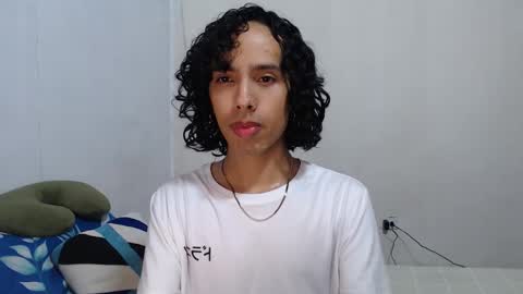 Snapshot of alexis21_ chatting on February 15, 12:36 pm Alexis online show from February 15, 12:36 pm