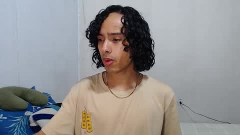 Snapshot of alexis21_ chatting on February 16, 12:45 pm Alexis online show from February 16, 12:45 pm