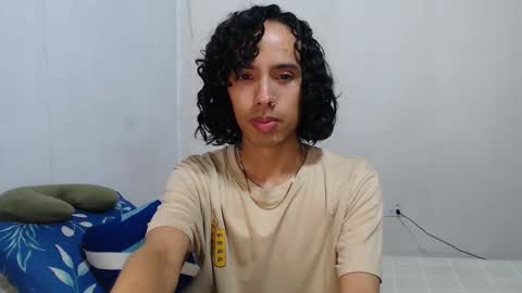 Snapshot of alexis21_ chatting on February 18, 11:06 am Alexis online show from February 18, 11:06 am