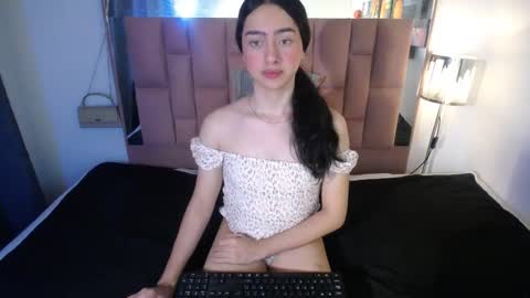 -- ALEXIS -- online show from October 11, 1:38 am