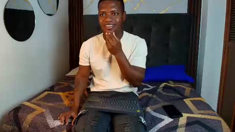 Snapshot of alexis_fernandez chatting on July 15, 7:30 pm Alexis Fernandez online show from July 15, 7:30 pm