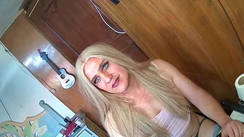 Snapshot of alexiss699 chatting on December 16, 8:05 pm alexiss699 online show from December 16, 8:05 pm