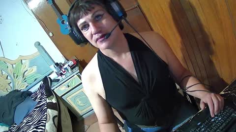 Snapshot of alexiss699 chatting on December 22, 2:49 am alexiss699 online show from December 22, 2:49 am