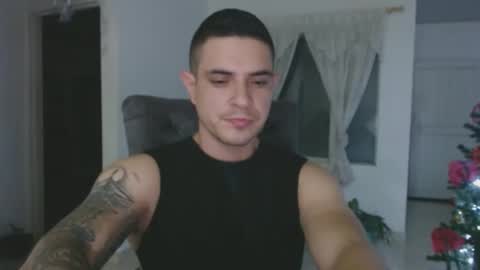 Snapshot of alexmaximuss chatting on December 8, 4:25 am Maximuss online show from December 8, 4:25 am