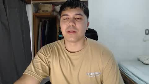 Snapshot of alexriversx chatting on April 1, 12:17 pm Alexander online show from April 1, 12:17 pm