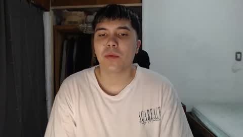 Snapshot of alexriversx chatting on April 4, 5:32 pm Alexander online show from April 4, 5:32 pm