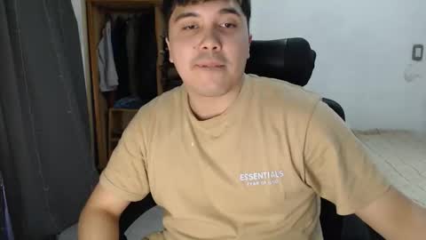 Snapshot of alexriversx chatting on April 11, 6:34 pm Alexander online show from April 11, 6:34 pm