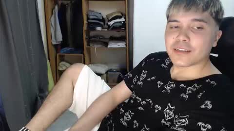 Snapshot of alexriversx chatting on April 13, 6:46 pm Alexander online show from April 13, 6:46 pm