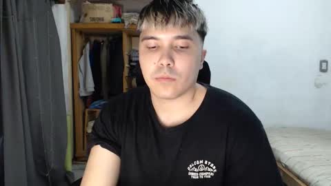 Snapshot of alexriversx chatting on April 15, 6:48 pm Alexander online show from April 15, 6:48 pm