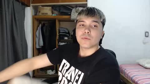 Snapshot of alexriversx chatting on April 19, 6:10 pm Alexander online show from April 19, 6:10 pm