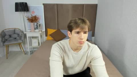 Dennis online show from November 24, 8:36 am