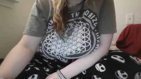 Snapshot of alexvines chatting on December 13, 5:00 pm Alex Vines online show from December 13, 5:00 pm