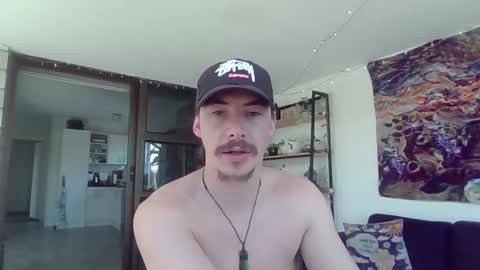 Alex online show from January 2, 2:22 am