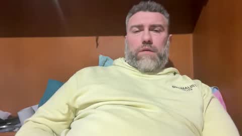 alfali online show from March 3, 9:10 pm