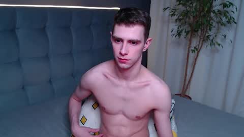 Snapshot of alfie_evanss chatting on April 28, 10:59 pm Alfie online show from April 28, 10:59 pm