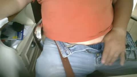 Snapshot of alfonsogomez110 chatting on May 12, 8:17 pm Alfonso Gomez online show from May 12, 8:17 pm