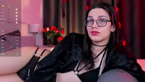 Snapshot of alfred_jones chatting on February 14, 3:43 am Alfreda online show from February 14, 3:43 am