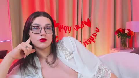 Snapshot of alfred_jones chatting on February 14, 9:32 pm Alfreda online show from February 14, 9:32 pm