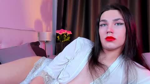 Snapshot of alfred_jones chatting on February 21, 10:17 am Alfreda online show from February 21, 10:17 am