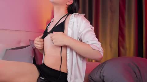 Snapshot of alfred_jones chatting on March 5, 10:44 am Alfreda online show from March 5, 10:44 am