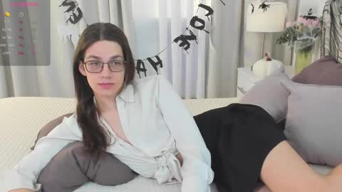 Snapshot of alfred_jones chatting on October 29, 11:45 am Alfreda online show from October 29, 11:45 am