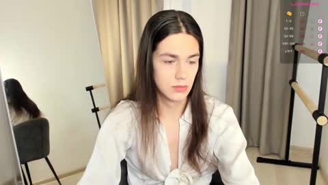 Snapshot of alfred_jones chatting on November 6, 10:27 am Alfreda online show from November 6, 10:27 am